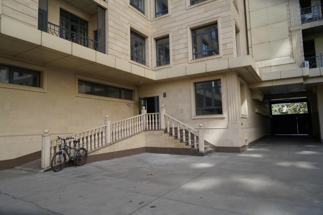 Nice And Comfortable Apartment In The Downtown Of בישקק מראה חיצוני תמונה
